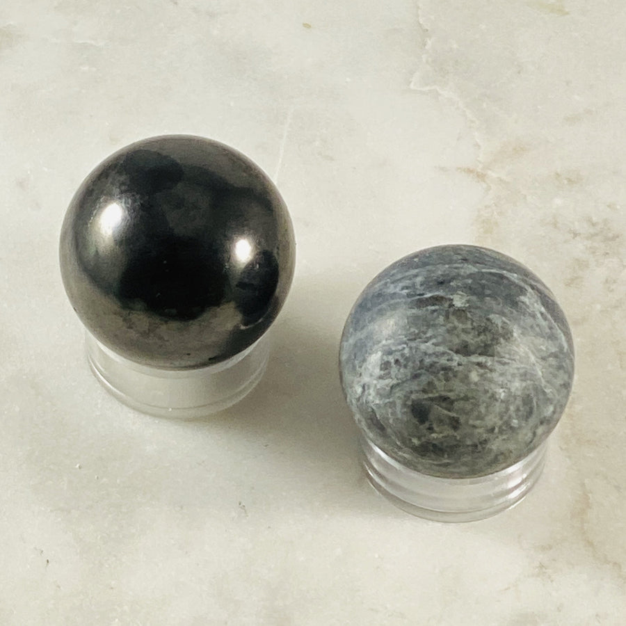 Shungite and tulikivi harmonizer balls for meditation